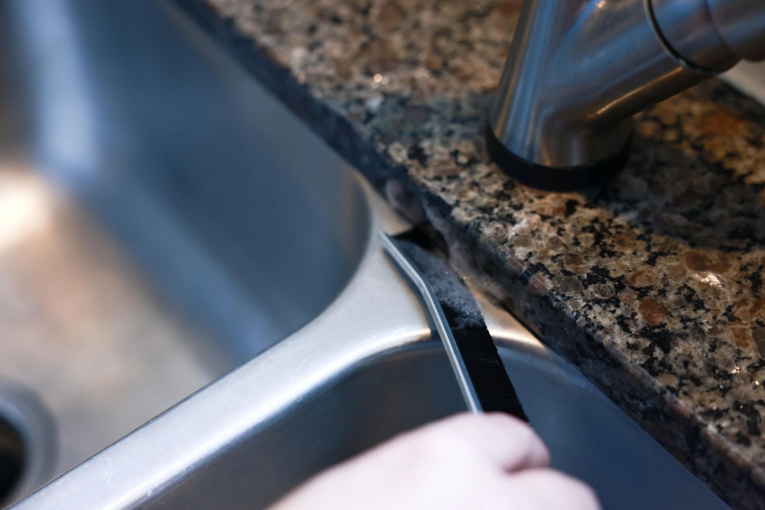 Diamond Shine 2-Piece Hard Bristle Crevice Cleaning Brush Set – Multi-Purpose Detail Scrub Brushes for Tile, Grout, Sinks, Toilets, Windows & Kitchen Surfaces – Flexible Bristles & Ergonomic Handle