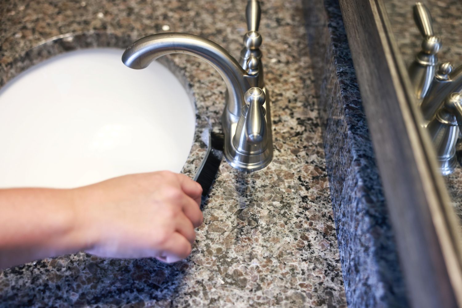 Diamond Shine 2-Piece Hard Bristle Crevice Cleaning Brush Set – Multi-Purpose Detail Scrub Brushes for Tile, Grout, Sinks, Toilets, Windows & Kitchen Surfaces – Flexible Bristles & Ergonomic Handle